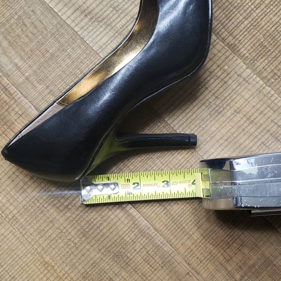 Chinese Laundry Black Leather Pumps - Picture 2 of 8